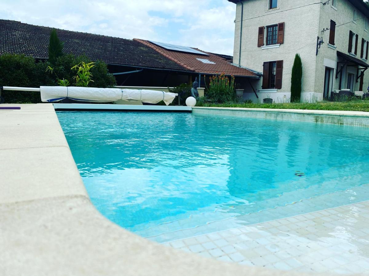 Les Berouds Hotel Salaise-sur-Sanne Екстериор снимка